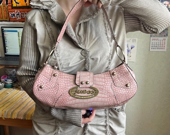 Borsa a tracolla Guess rosa con stampa coccodrillo Y2K