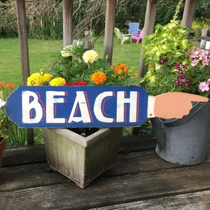 Beach sign/retro beach sign/directional sign/cottage decor/nautical theme/lake house sign/vintage style/coastal decor/red white and blue