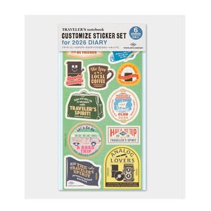 Pode incluir: Um conjunto de autocolantes para um diário de 2026, com vários desenhos temáticos de viagens. Os autocolantes incluem frases como "We Love Local Coffee", "Have a Trip" e "Traveler's Spirit!". O conjunto inclui 6 folhas.