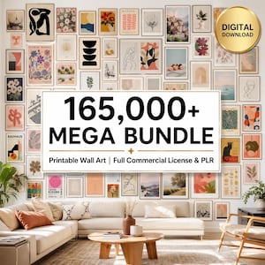 Op de afbeelding: Een galerijmuur met talrijke ingelijste kunstdrukken in verschillende maten en stijlen. De prints bevatten bloemen-, abstracte en landschapsontwerpen. Een banner toont "165.000+ MEGA BUNDLE" en "Printable Wall Art". Een gouden cirkel leest "DIGITAL DOWNLOAD".