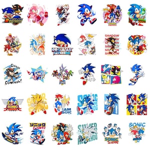 Könnte beinhalten: Eine Sammlung von dreißig einzelnen Aufklebern mit Sonic the Hedgehog-Charakteren wie Sonic, Shadow, Tails, Knuckles und Silver in verschiedenen dynamischen Posen, Actionszenen und Grafikdesigns mit Textelementen wie Sonic Mania und Chaos Control.