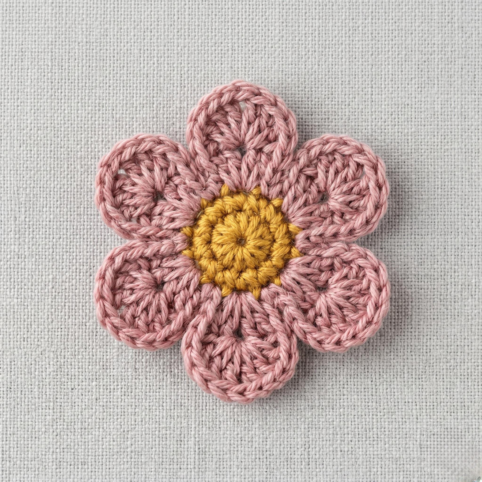 22 Crochet Patterns for Motifs and Appliques to Stitch, Layer, and Decorate 4 Easy Crochet 6 Petal Flower Applique Pattern Mini Floral