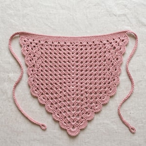 Häkelanleitung für ein Bandana im Oma-Stich, dreieckiges Spitzen-Kopftuch, Boho-Haaraccessoire (Digitale Anleitung)