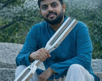 528 Hz och 432 Hz jättelikt stämgaffel med hög effekt, vibrationsläkningsinstrument