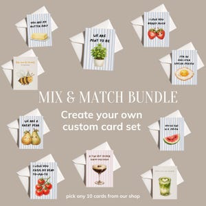 Peut inclure: Un ensemble de dix cartes de vœux avec enveloppes blanches, chacune présentant des illustrations aquarelles uniques de nourriture et d'animaux avec des jeux de mots comme You are my butter half, We are mint to be et I love you berry much.
