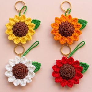 ひまわりの編み物キーホルダーパターン、立体的な花びらの花（PDF）