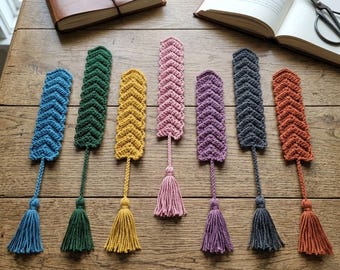 Chevron Crochet Bookmark Pattern, Zigzag Tassel Design (PDF Download)
