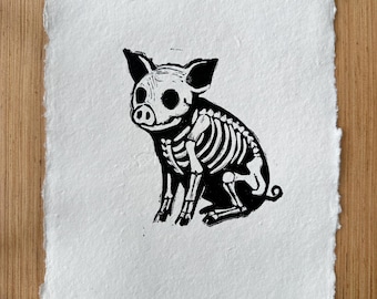 Esqueleto de cerdo grabado en linóleo. Grabado original impreso a mano. De mi serie 'Huesos de corral'.