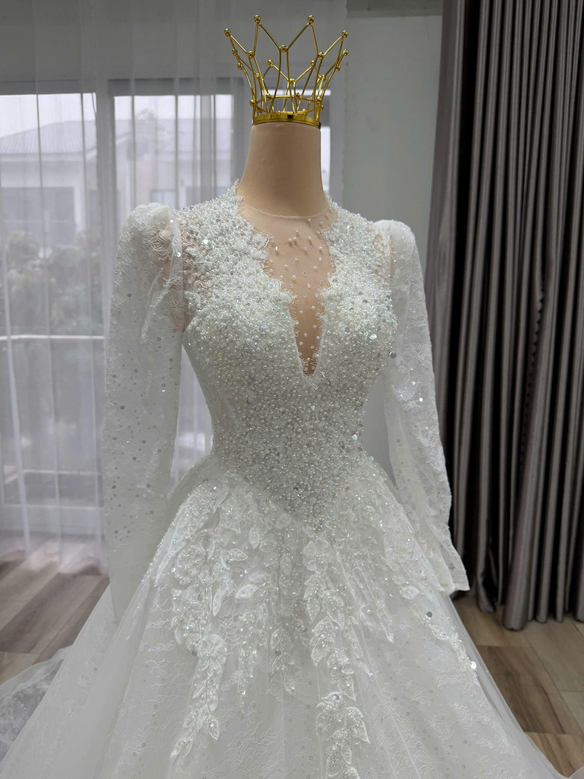 chinese dress ladies Fitted Wedding Dress Puffy Sleeves Chantilly Lace Fishtail Gown – Think  Bridal main image 0