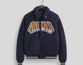 KITH x New York Knicks Varsity Ullbomberjacka – NBA Streetwear Modekläder