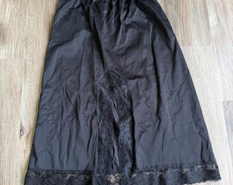 Vintage Mel-Lin Black Nylon Half Slip Lace Trim Slit Lingerie Skirt Medium 24in