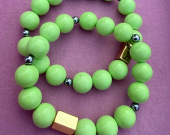 Pulsera de cuentas verde lima de 10 mm