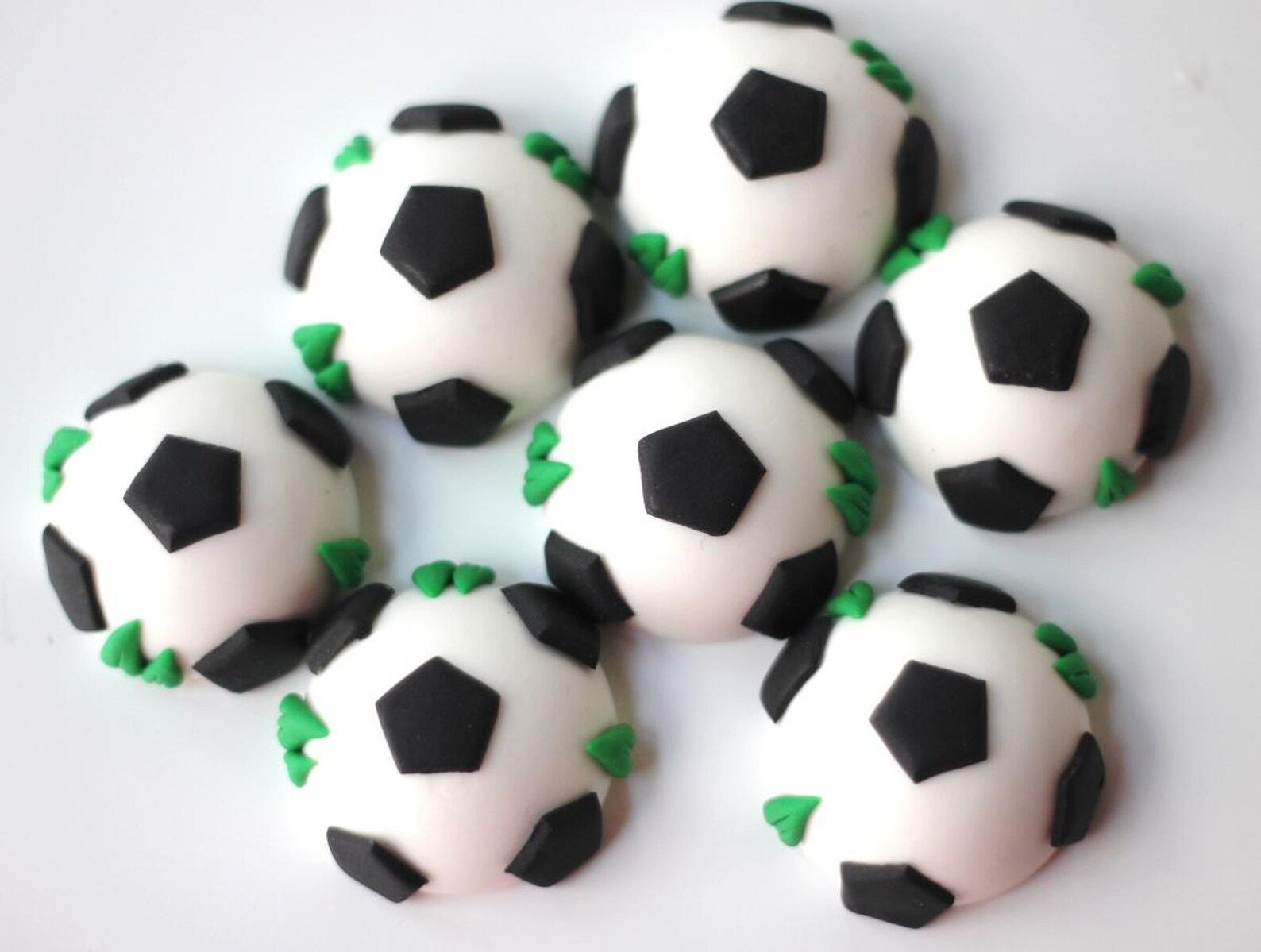 Fondant soccer ball toppers. Soccer ball fondant toppers. Etsy