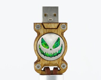 Hölzerner 16/32/64/128/256/512GB USB 3.1 Stick mit Halloween Kürbis Ohr Tunnel Inkrustation und echt Lederband.