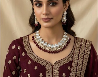 Traditionelles Noor Kundan Set mit passenden Ohrringen und Tikka