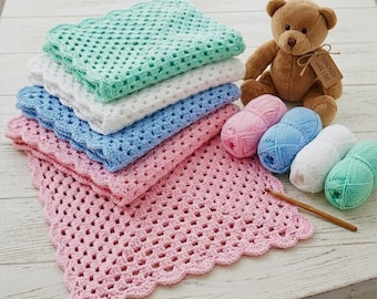 Manta de bebé de ganchillo en colores rosa, azul, blanco y menta, regalo para baby shower.