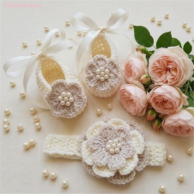 35 Baby Headband Crochet Patterns for Adorable Keepsakes and Photo Props 20 Crochet Pattern Baby Headband and Booties with Crochet