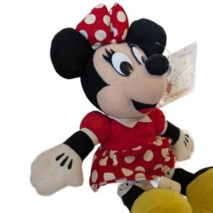 Peluche vintage de Minnie Mouse de Disneyland París, año 2000, con etiqueta litográfica, 21 cm. imagen 2