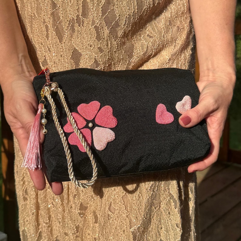 Black Pink Heart Flower Wristlet Pouch Chirimen Silk Sakura Applique Zipper Clutch Japanese Kimono Purse