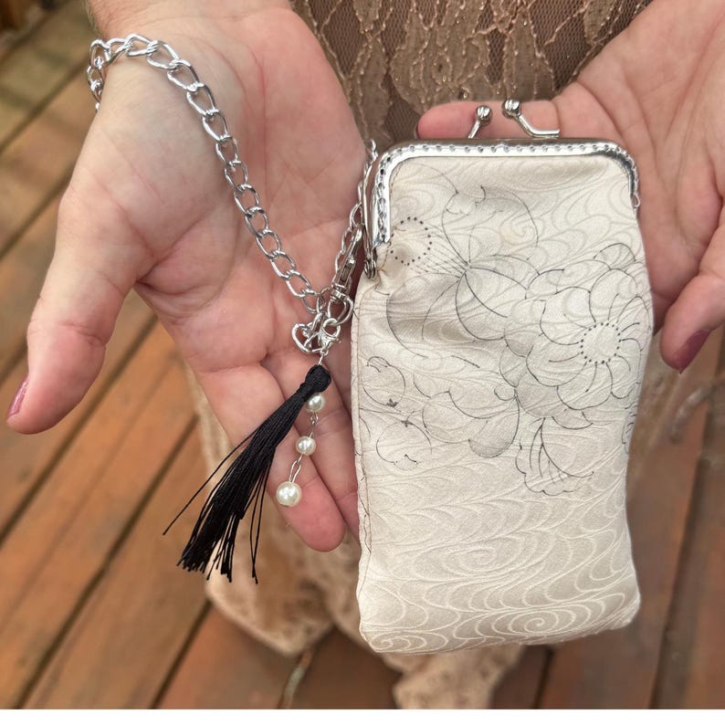 Silk Eyeglass Case Vintage Japanese Cream Kimono Silk Glasses Pouch Kiss Lock Case with Wristlet