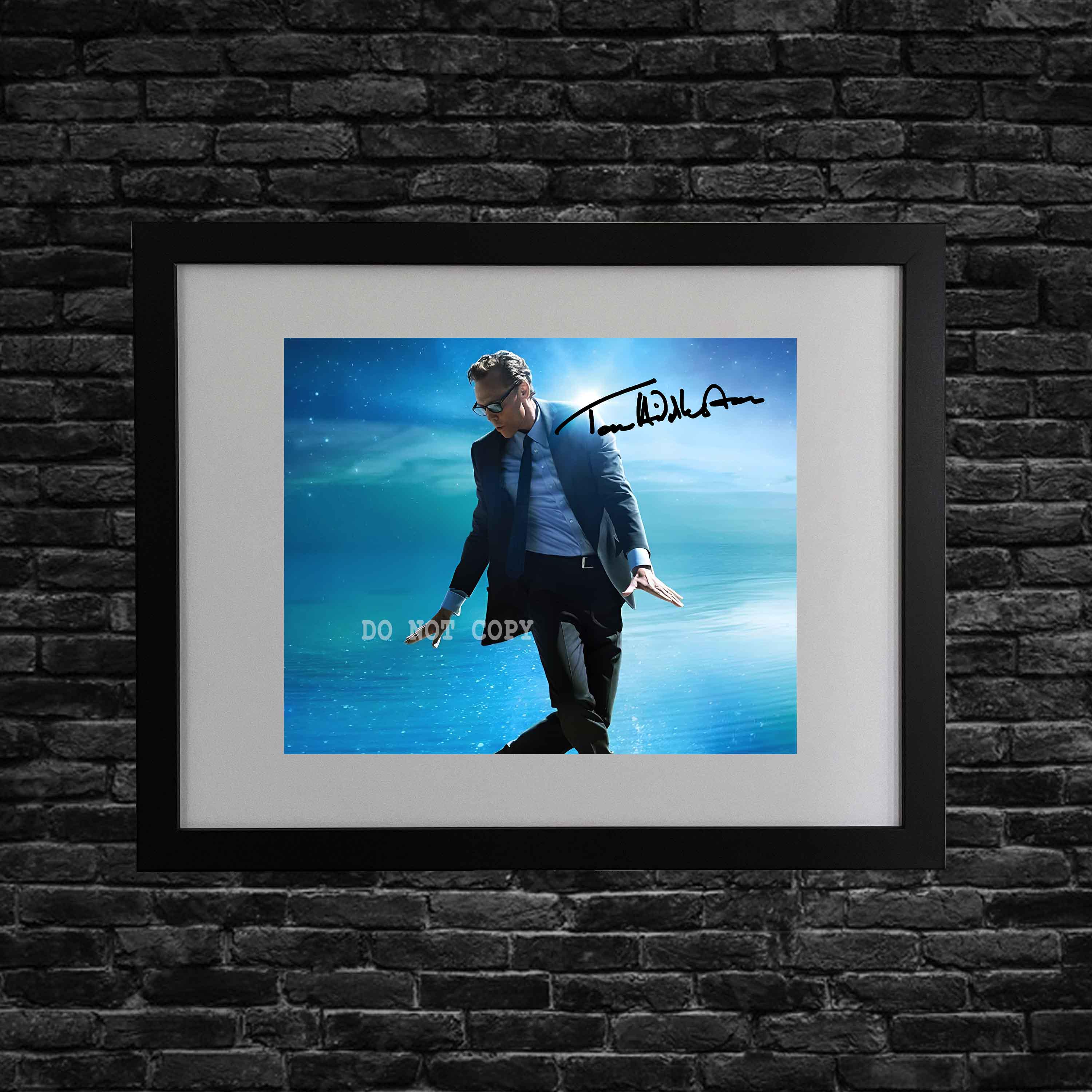 Tom Hiddleston Autograph Photo - Etsy