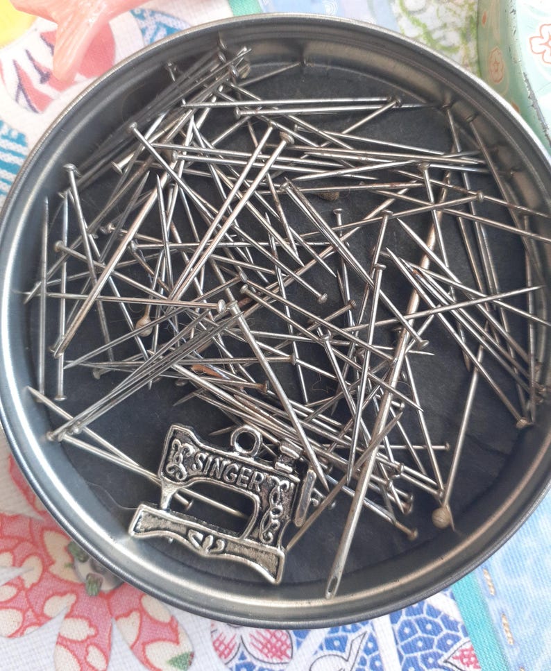 Dorcas Dressmakers Steel Pins Vintage Tin, D F Tayler & Co Ltd ,made in