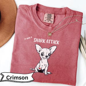 Tripod Dog Gift, Dog Lover TShirt, Chihuahua Tripod Tee, Funny Dog Shirt, Animal Enthusiast Gift, Quirky Dog Mom Gift, Casual Dog Outing Tee