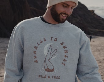 Sweat-shirt de nage sauvage pour hommes « Sunrise To Sunset » en gris par Art Disco