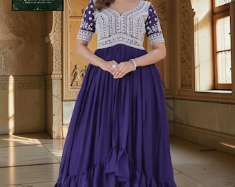 Designerski komplet z żorżety w kolorze fioletowym w stylu indo-zachodnim, luksusowa długa kurti z koralikami i gotową lehengą, elegancki komplet na święta i imprezy