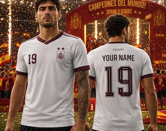 Op maat gemaakt Spaans 2-sterren WK-voetbalshirt, shirt met naam en rugnummer.