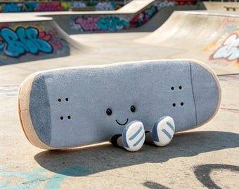 Pelúcia de skate Jellycat - Figura fofa e aconchegante em estilo urbano, com etiqueta e saco para guardar.