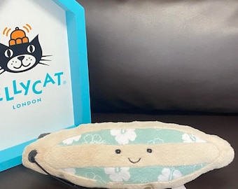 Brinquedo de pelúcia Jellycat em formato de prancha de surfe - Boneca fofa e terapêutica - Presente para as melhores amigas - Peça decorativa exclusiva com etiquetas e saco para guardar