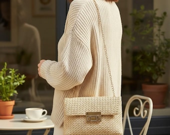 Handwoven Straw Shoulder Bag: Solid Color Crossbody Purse with Lock Closure