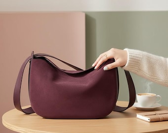 柔らかなスエードレザーのアンダーアームバッグ – ホーボースタイル レディースショルダーハンドバッグ