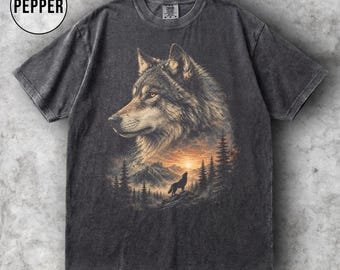 Wolf shirt, vintage wolf grafisch T-shirt, shirt berg wildlife, huilende wolf moeder vader cadeau, comfort kleuren T-shirt, buiten natuurliefhebber T-shirt