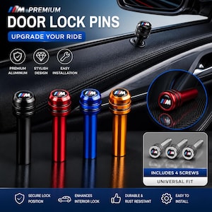 Könnte beinhalten: Bild von Premium-Türverriegelungsstiften in Schwarz, Rot, Blau und Gold. Die Stifte haben ein Logo oben und werden mit dem Text "DOOR LOCK PINS" und "UPGRADE YOUR RIDE" angezeigt. Das Bild enthält auch vier Schrauben und gibt "UNIVERSAL FIT" an.