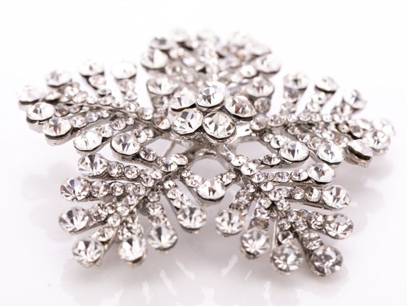 Estate Crystal Rhinestone Snowflake Brooch - image 7