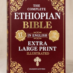 以下が含まれることがあります： 「The Complete Ethiopian Bible」と書かれた、マルーン色の本。金色のエンボス加工の装飾が施されている。表紙には「Extra Large Print」と「Illustrated」の文字。 「17 Font」と「In English」のシールも含まれています。