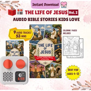 Puede incluir: Un reproductor de audio digital con dos perillas rojas y una rejilla de altavoz junto a una colección de historias bíblicas en audio The Life of Jesus Vol. 2. Incluye 9 pistas de audio, 53 minutos, páginas para colorear y una insignia de 4-12 años.