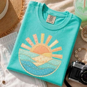 Comfort Colors® Faux Patchwork Sunset Shirt, Coastal Beach Graphic Tee, Retro Ocean Print T-Shirt, Summer Vacation Gift, Boho Sun Waves Tee