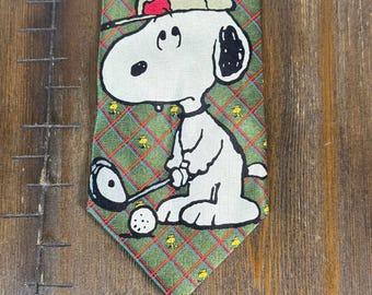 VTG Y2K Snoopy Woodstock Peanuts Golf 50th Anniversary 100% Silk Tie 4" x 59"