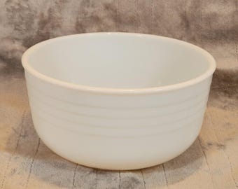 Pyrex 3qt Mixing Bowl 9 Inch White Ribbed Milk Glass Vintage Made in USA Opal