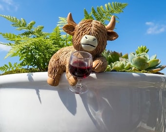Presente divertido para amantes de vinho: vaca das Terras Altas | Decoração de jardim encantadora para vasos de plantas | Estatueta de animal estilo cottagecore para prateleira | Presente de aniversário