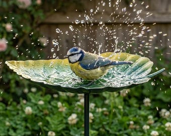Bebedouro para pássaros em formato de folha de metal para jardim externo, comedouro de ferro com estaca, decoração artística para quintal, tigela de água exclusiva, presente de boas-vindas para a vovó.
