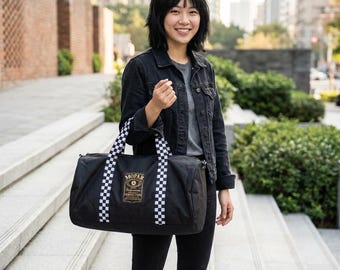 Borsa da viaggio con logo Mopar Quality Performance / emblema di auto d'epoca, tracolla a scacchi