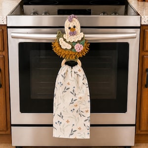 Country Chicken Towel Holder | Crochet Kitchen Towel Ring | Farmhouse Kitchen Decor | Cute Country Chicken Gift | Rustic Home Decor