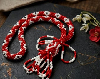 El cordón infinito anatolio: La colección Martenitsa