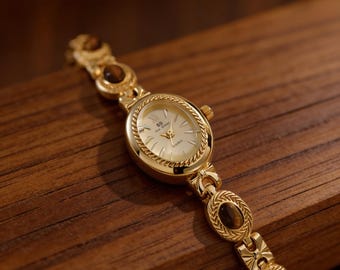 Ovaal gouden dameshorloge, strass luxe armbandhorloge, kleine wijzerplaat quartz dameshorloge, elegante jurk Informeel Sieraden Cadeau voor haar 2025