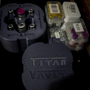 Titan Vault - Caja modular multicompuesto - Almacenamiento de agua para péptidos y BAC