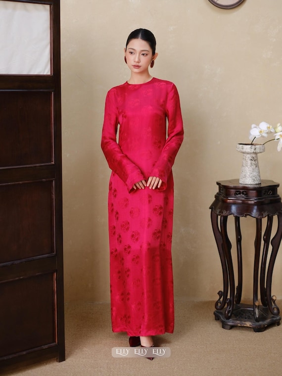 Crimson Rose Jacquard Ao Dai - Premium Mulberry Silk Tunic - Minimalist Round Neck Vietnamese Heritage Outfit - Chic Evening Gown